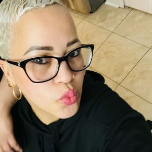 Meet your Posher, Ariela